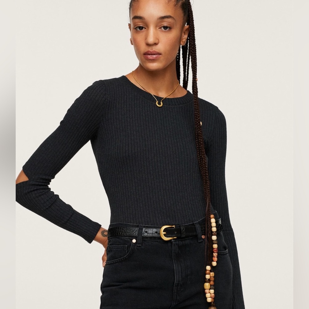 Long-sleeve t-shirt with cut-out